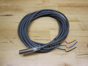 E2E-X1R5B1D8-TW Omron Proximity Switch PNP Normally Open E2E-X1R5F1